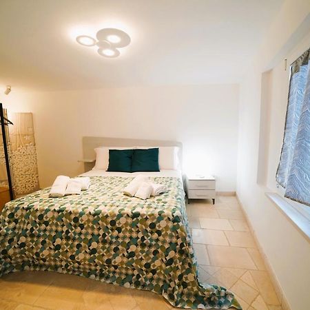 Domus Lapis - Con Terrazza Panoramica Villa ออสตูนี ภายนอก รูปภาพ