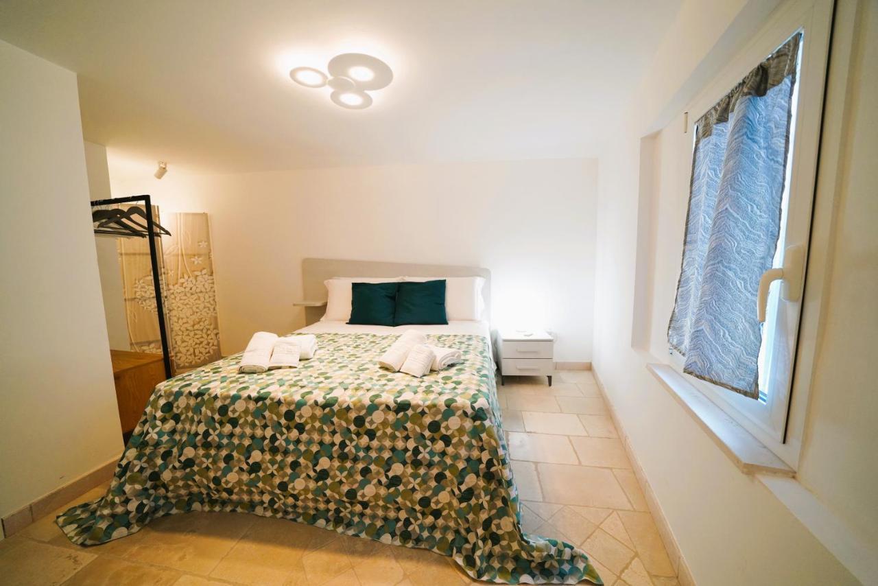 Domus Lapis - Con Terrazza Panoramica Villa ออสตูนี ภายนอก รูปภาพ