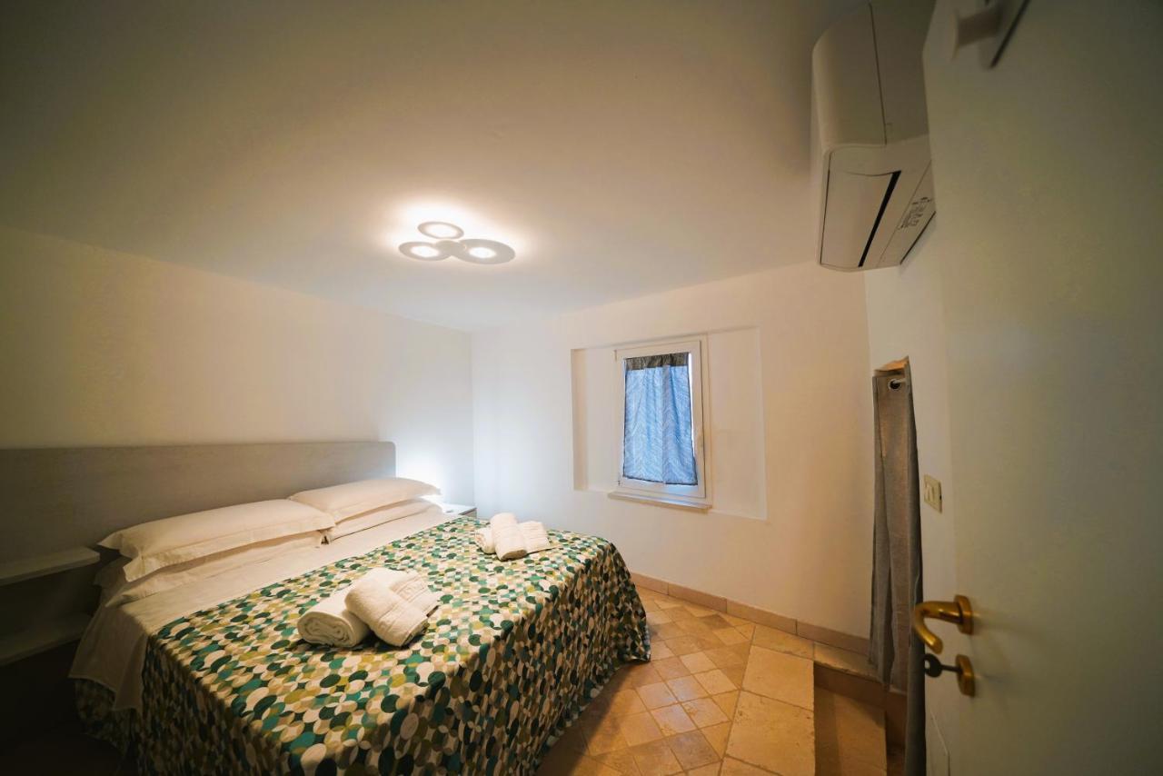 Domus Lapis - Con Terrazza Panoramica Villa ออสตูนี ภายนอก รูปภาพ