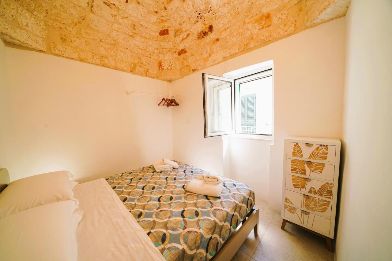 Domus Lapis - Con Terrazza Panoramica Villa ออสตูนี ภายนอก รูปภาพ