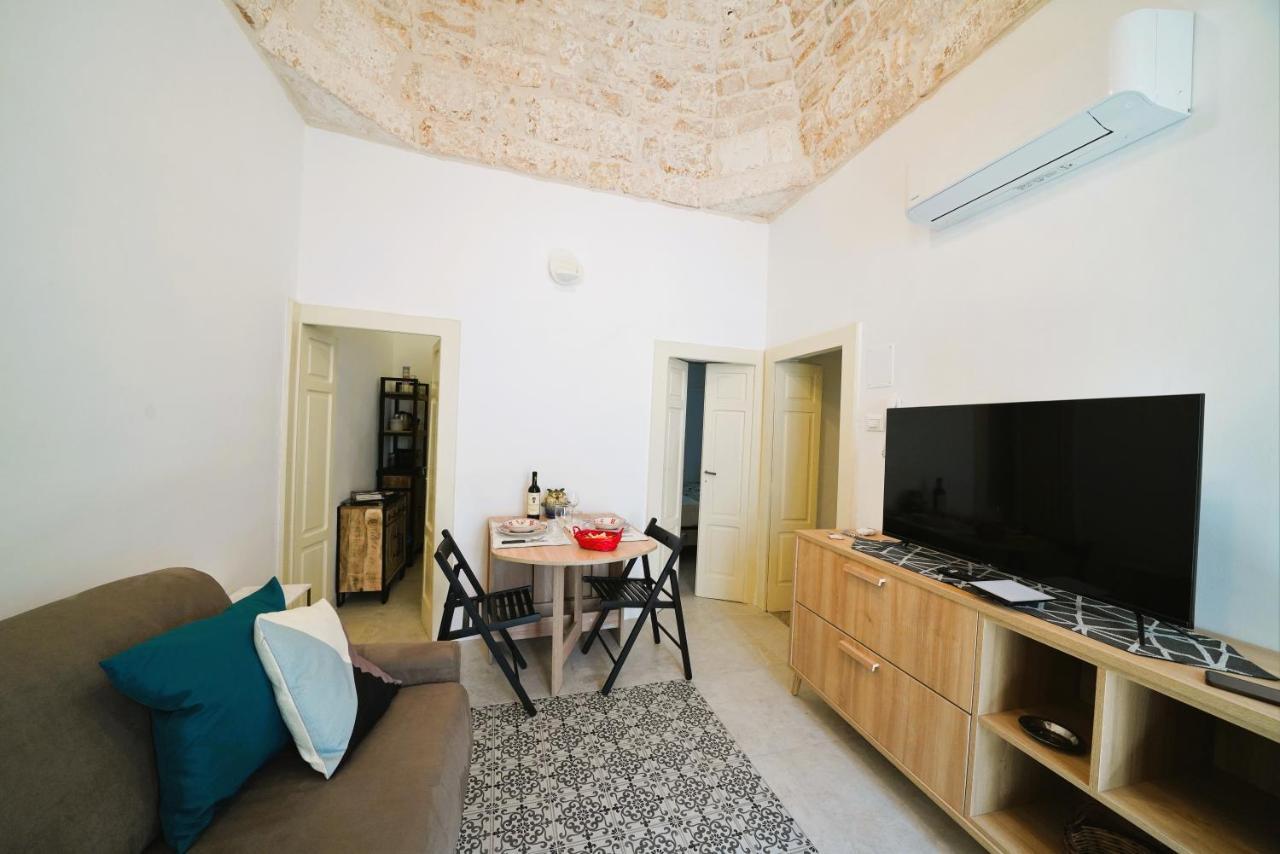 Domus Lapis - Con Terrazza Panoramica Villa ออสตูนี ภายนอก รูปภาพ