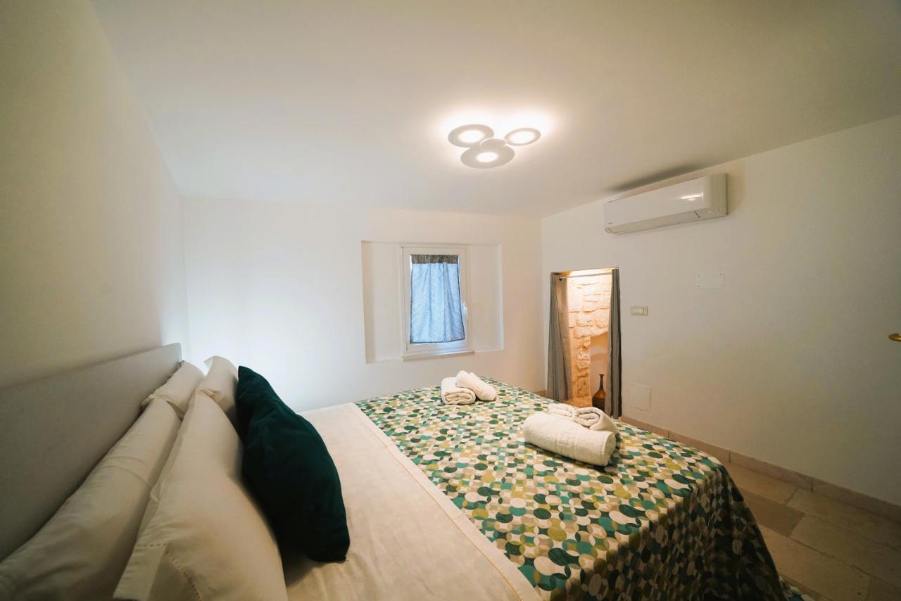 Domus Lapis - Con Terrazza Panoramica Villa ออสตูนี ภายนอก รูปภาพ